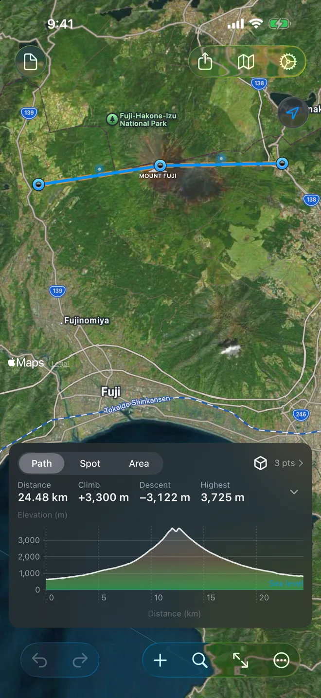Geo Elevation on iPhone: a path across Mount Fuji on a satellite map, the chart on a card below with 24.48 km, a climb of 3,300 m and a highest point of 3,725 m