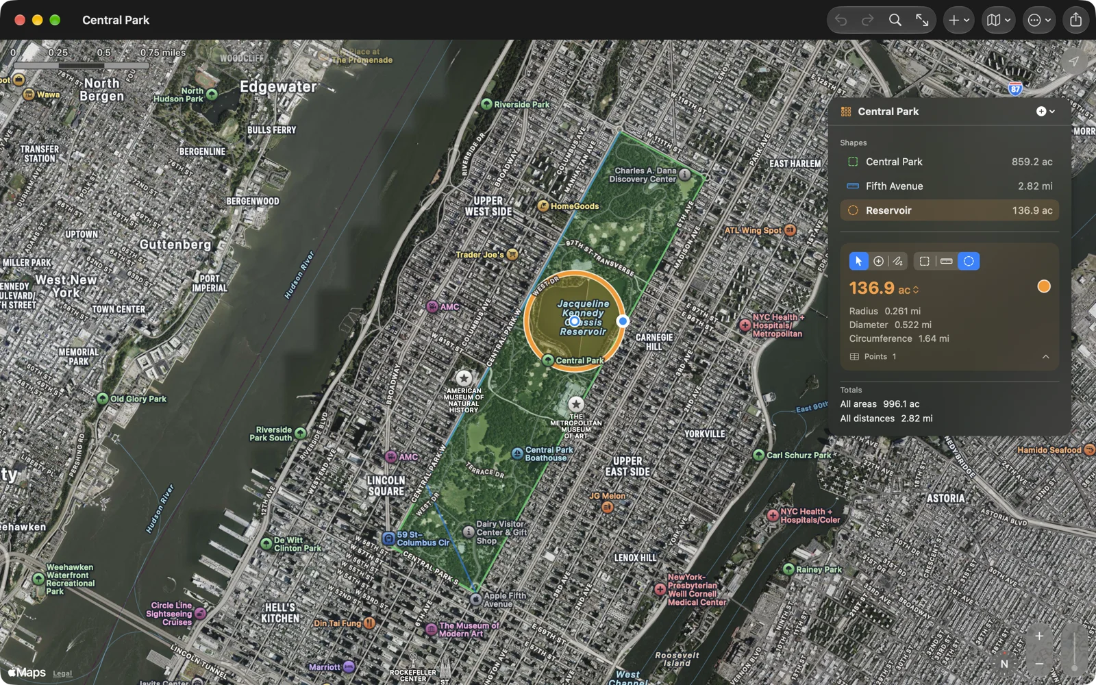 Central Park with an area, a distance along Fifth Avenue and a circle around the Reservoir, listed in the panel