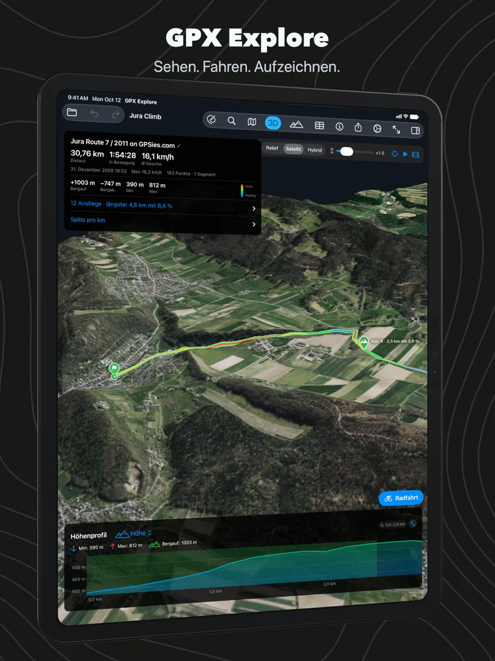Eine Tour in 3D auf dem iPad über Satellitenbildern, die Anstiege auf den Hügeln markiert, darunter das Höhendiagramm