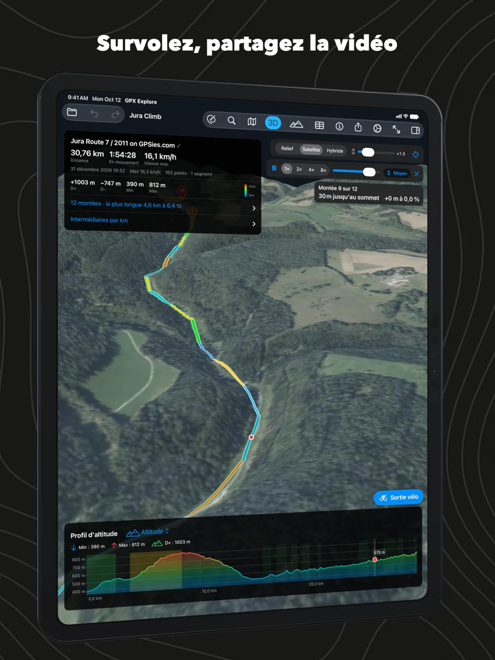 « Survoler l’itinéraire » sur iPad : la caméra derrière le cycliste au-dessus des collines, avec la montée en cours
