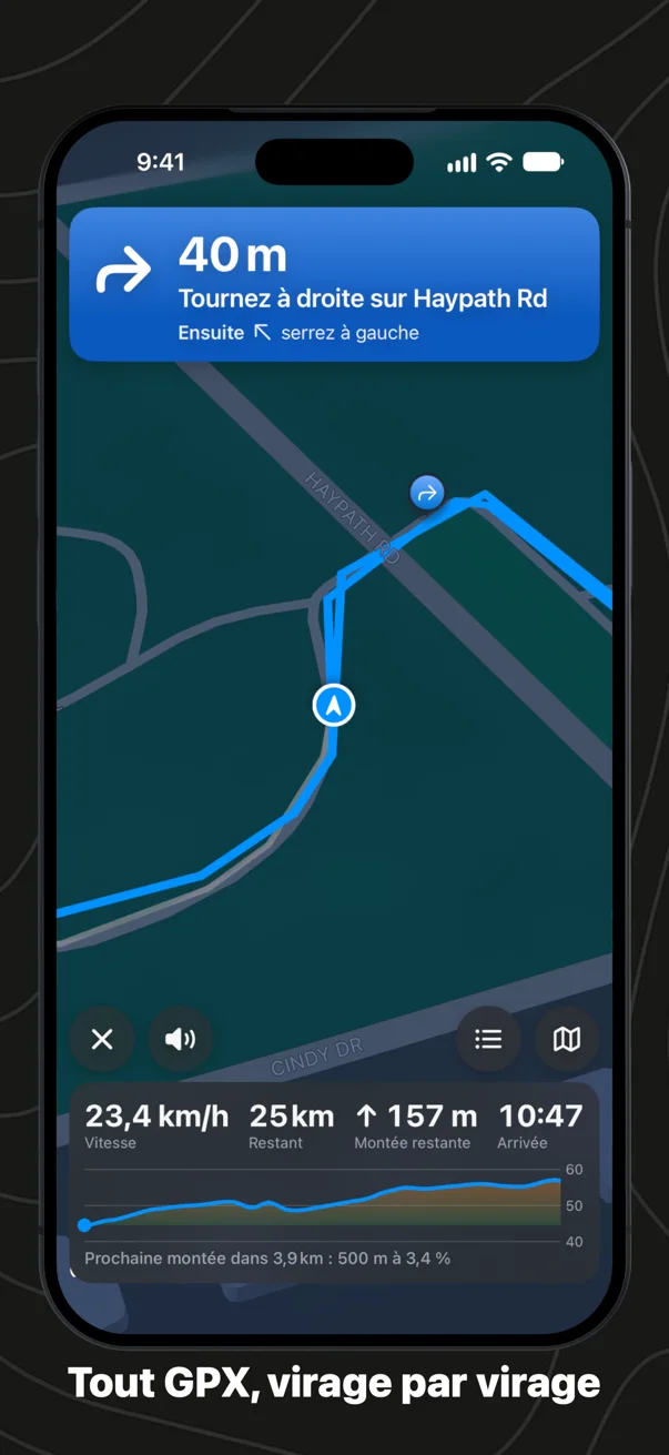 GPX Explore suit un itinéraire sur iPhone : le prochain virage avec le nom de la rue, le tracé posé sur la route et la carte tournée dans le sens de la marche